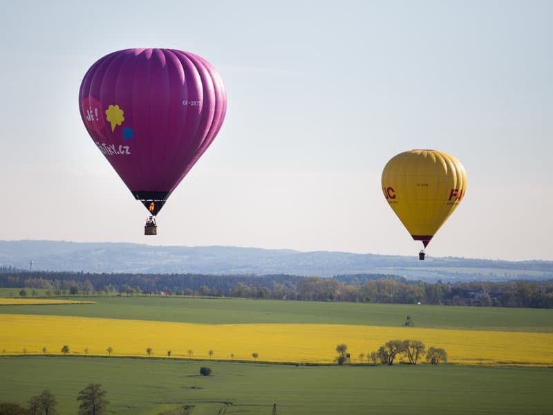 Let balónem pro dva