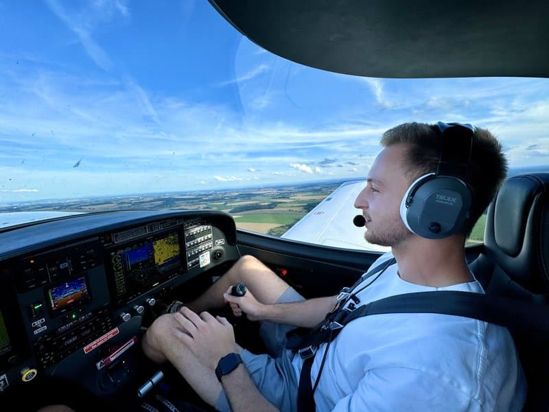 Pilotem sportovního letadla