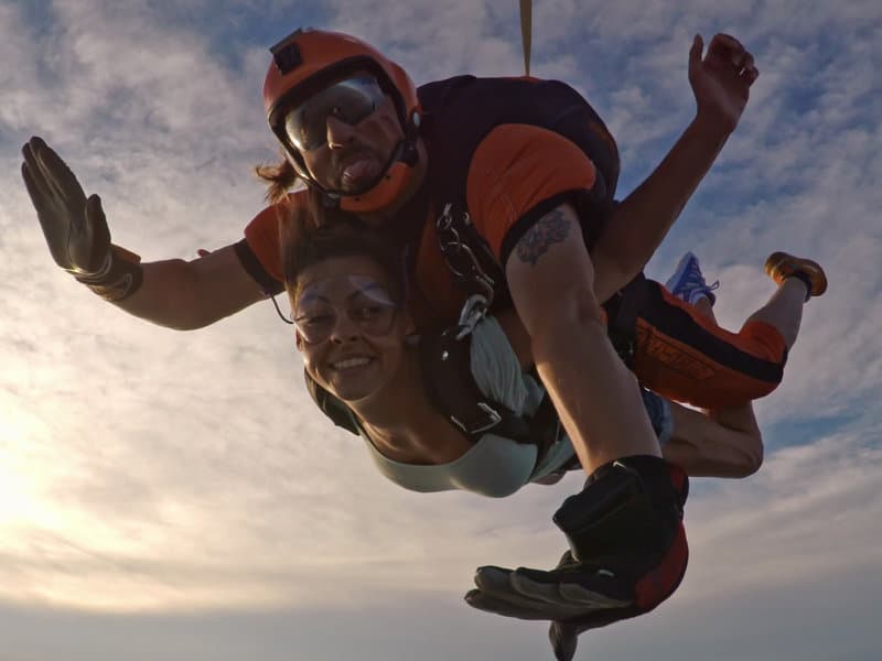 Tandemový seskok padákem