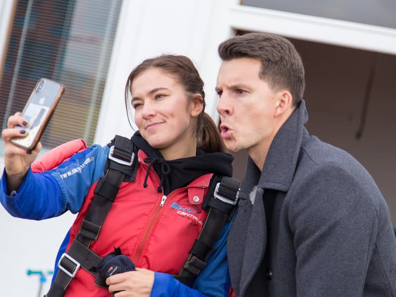 Tandemový seskok padákem z balónu