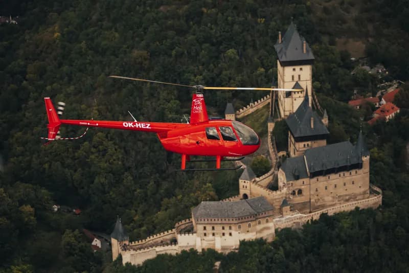 Let vrtulníkem nad památkami