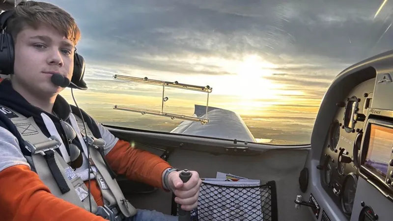 Vyhlídkový let ve sportovním letounu s možností pilotáže