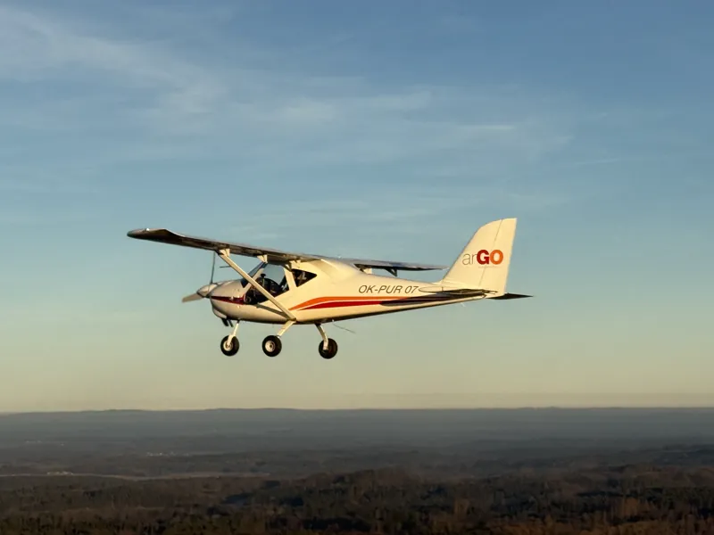 Vyhlídkový let ve sportovním letounu s možností pilotáže
